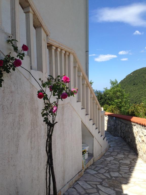 Apartmani Lazarevic Luštica Esterno foto
