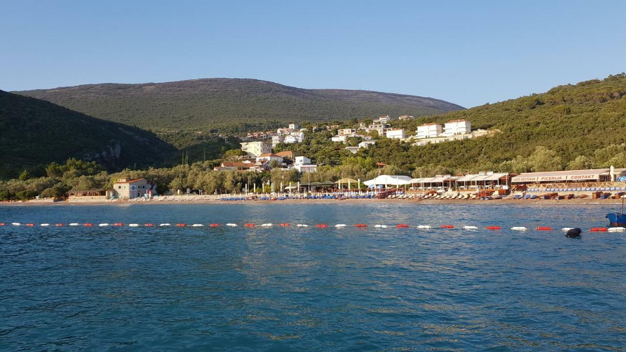 Apartmani Lazarevic Luštica Esterno foto