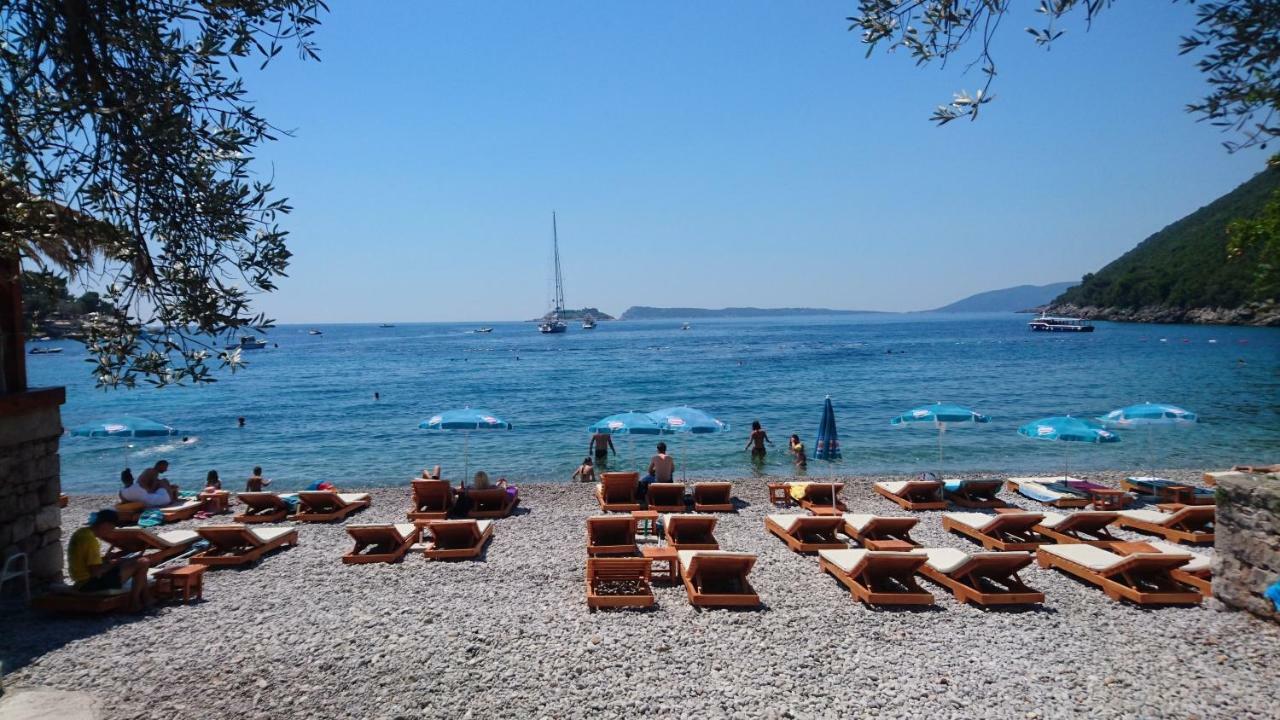 Apartmani Lazarevic Luštica Esterno foto