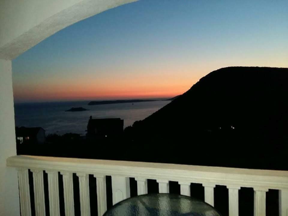 Apartmani Lazarevic Luštica Esterno foto